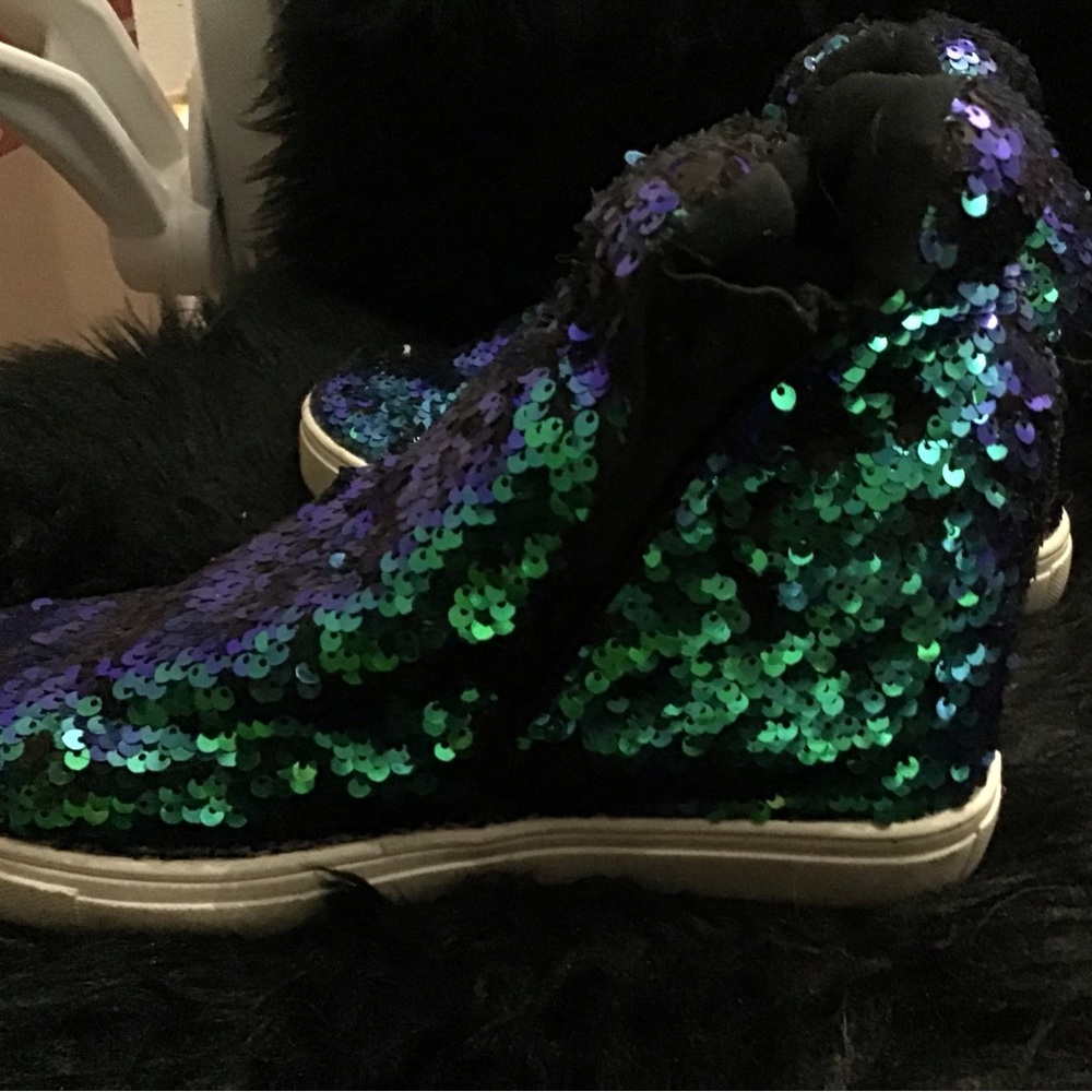 Sequin slip on platform